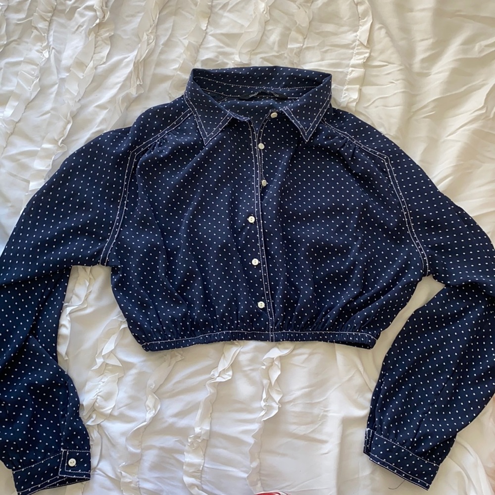 Zara cropped blouse with white stitching